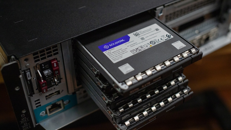 Сервер HPE ProLiant DL145 Gen11 с искусственным интеллектом Axle